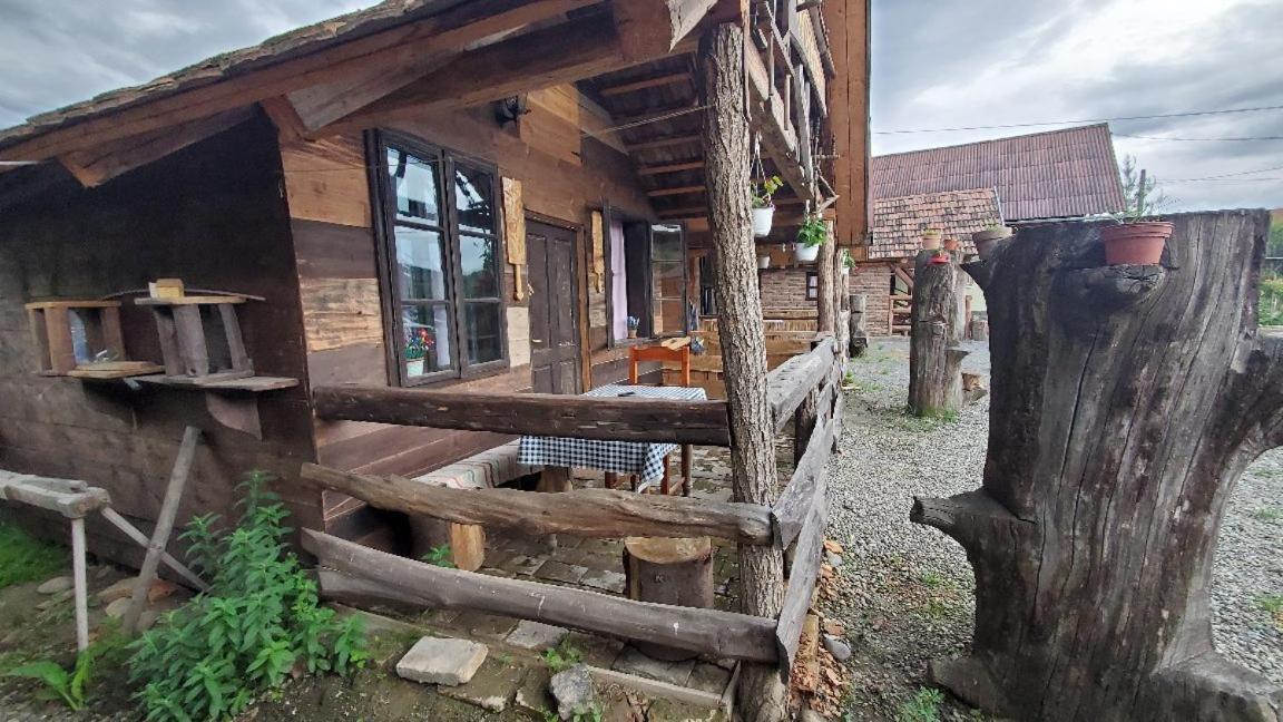 Casa Rustic Feher & Fekete Vendeghazak Sovata Εξωτερικό φωτογραφία